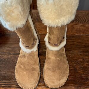 UGG WOMEN'S  SUEDE/LEATHER #5674 BROWN SZ 7 With Out Box